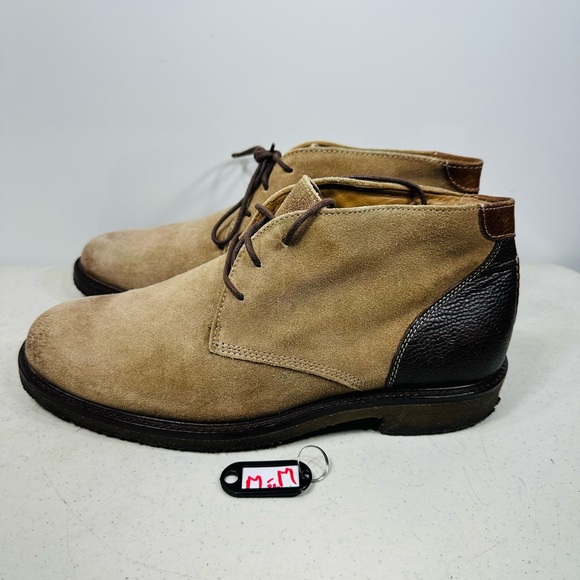 Johnston and Murphy Copeland Chukka Size 8M